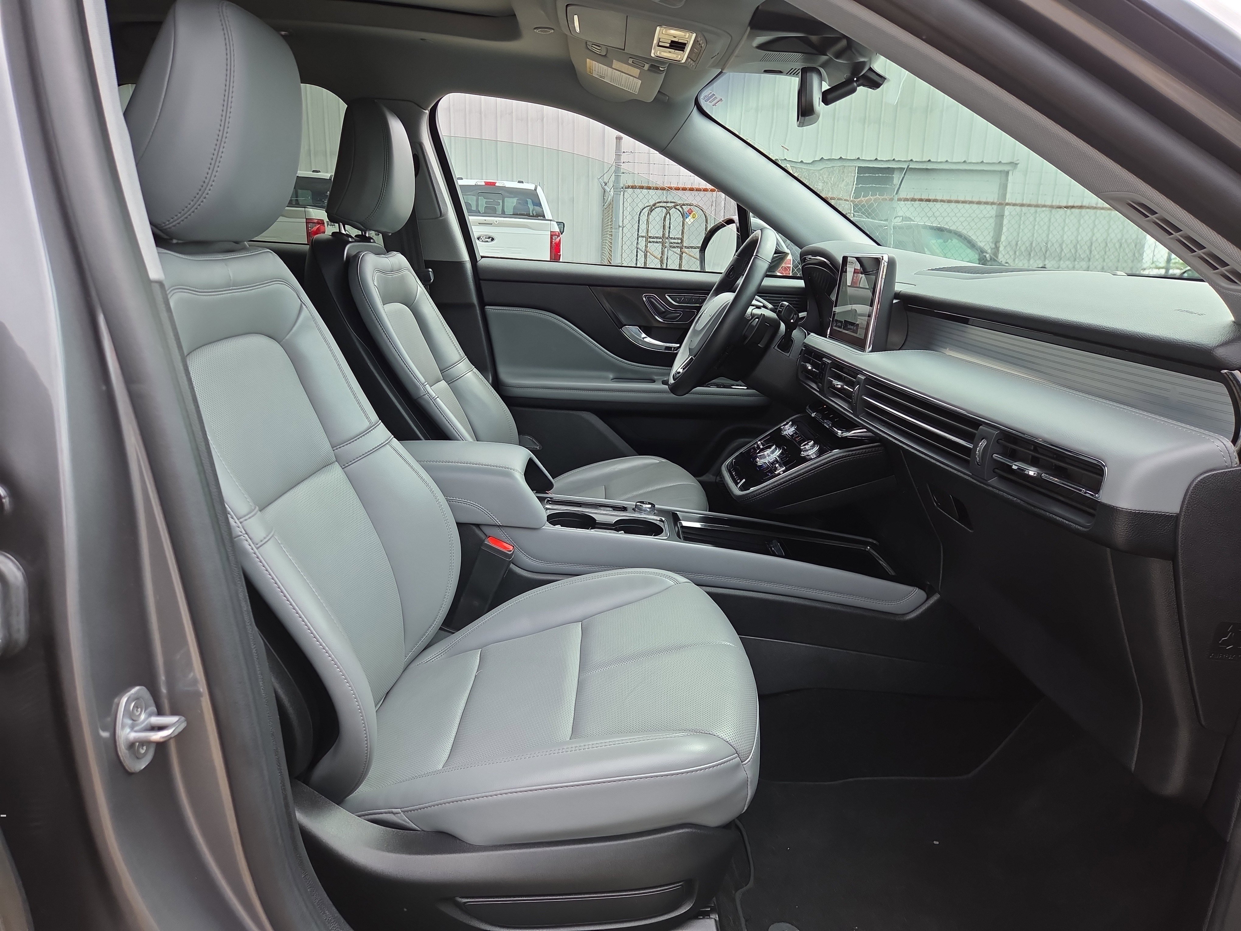 Used 2022 Lincoln Corsair AWD w/ Premium Package image 16