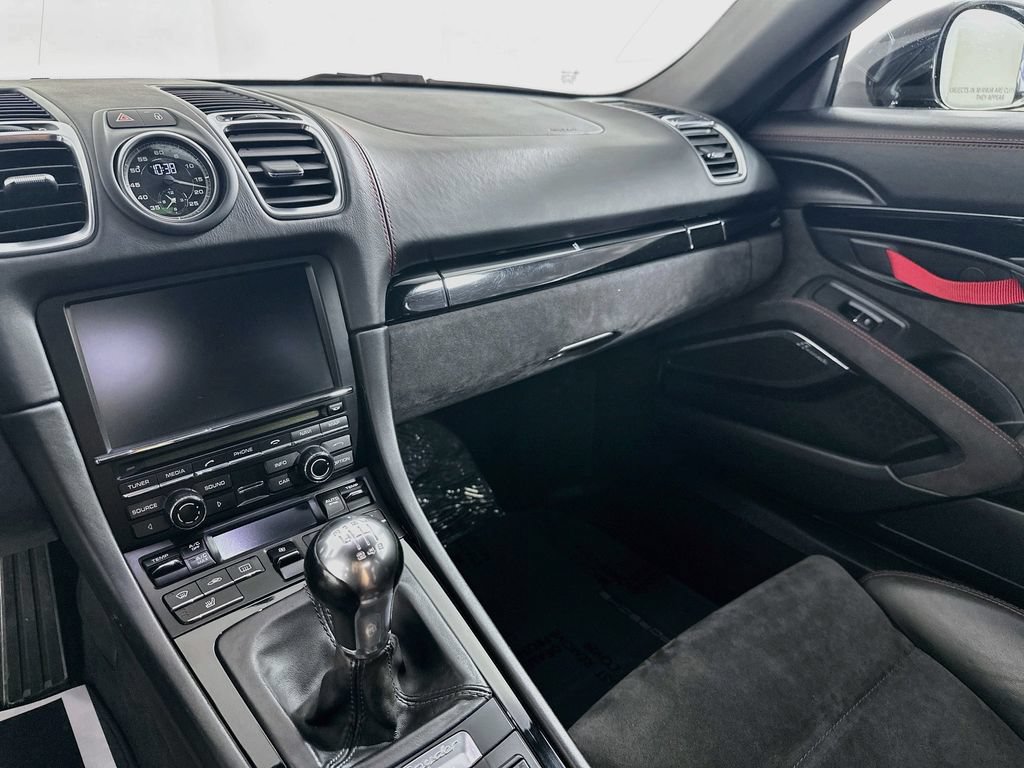Used 2016 Porsche Boxster Spyder RWD image 17