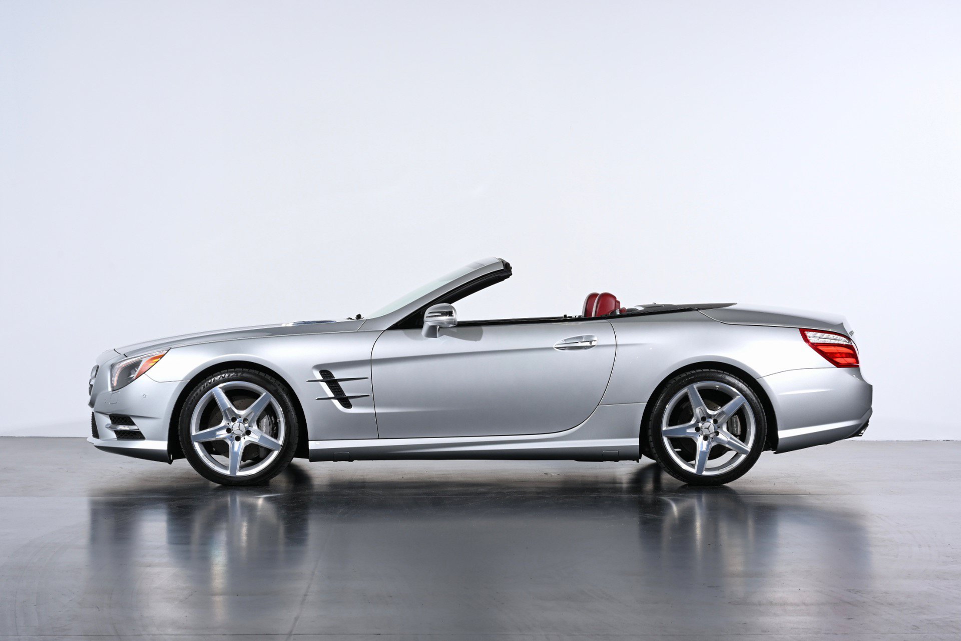 Used 2014 Mercedes-Benz SL 550 image 12