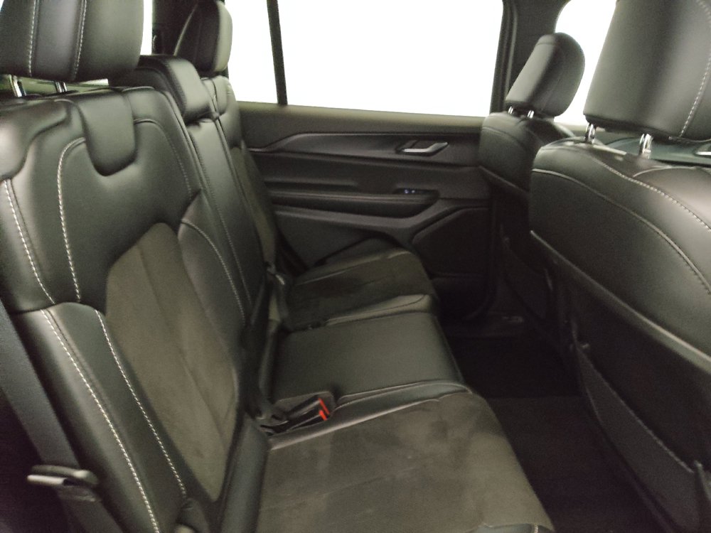 Used 2023 Jeep Grand Cherokee L Laredo RWD image 19