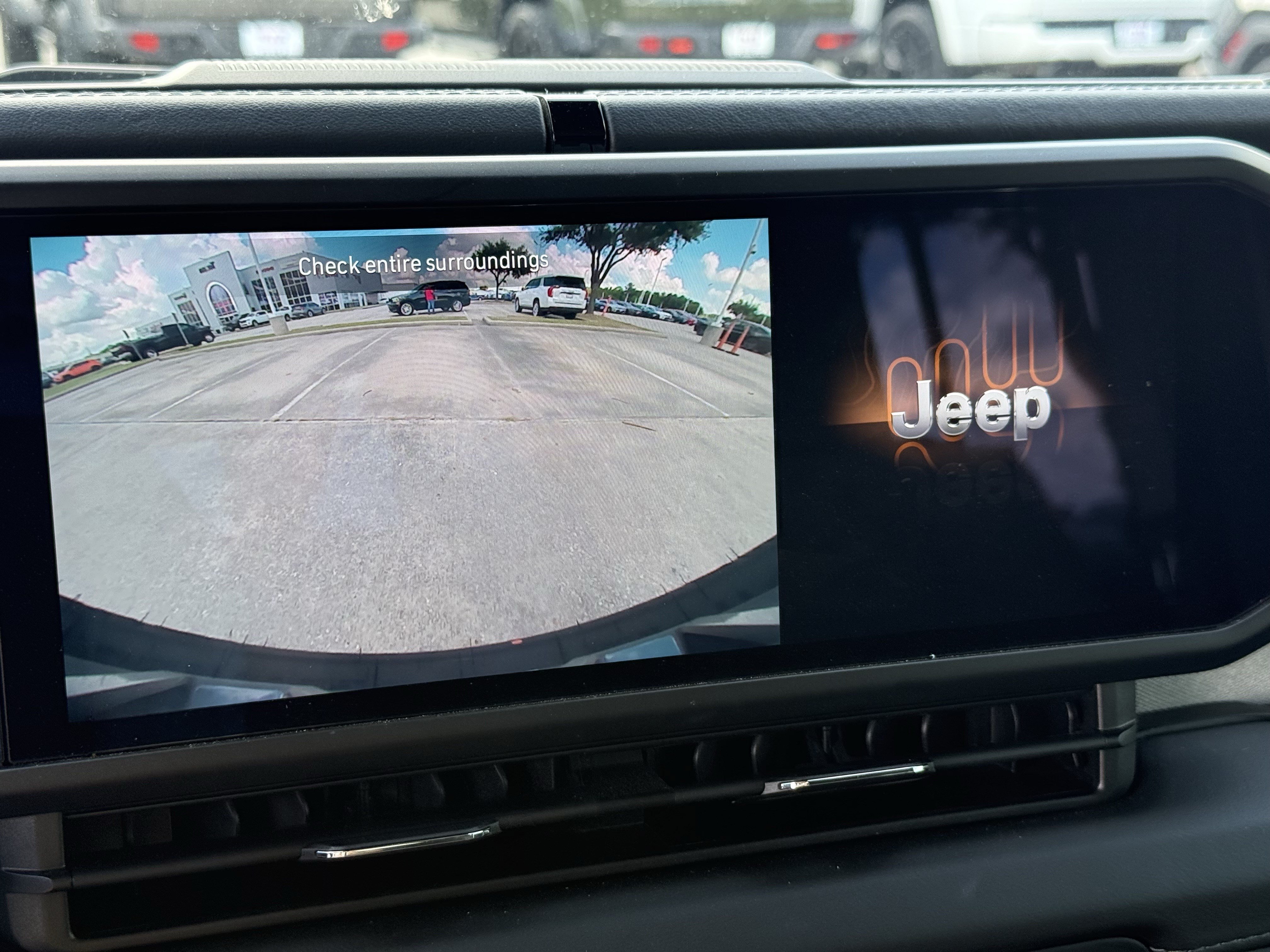Used 2025 Jeep Wrangler Unlimited Sahara AWD/4WD image 22