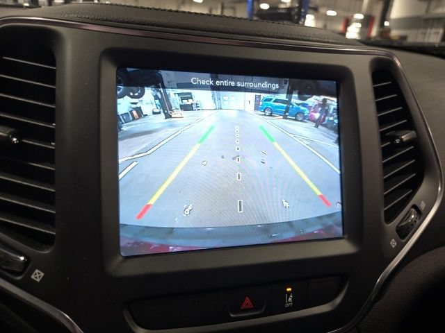 Used 2022 Jeep Cherokee Latitude Lux AWD/4WD image 16