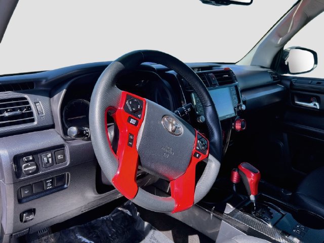 Used 2020 Toyota 4Runner TRD Off-Road Premium AWD/4WD image 9