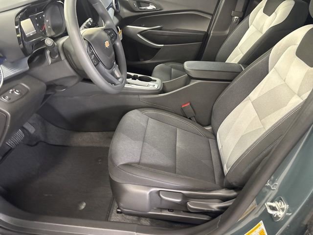 New 2026 Chevrolet Trax LS w/ LS Convenience Package FWD image 14