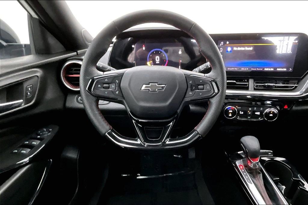 Used 2025 Chevrolet Trax RS w/ Driver Confidence Package image 7