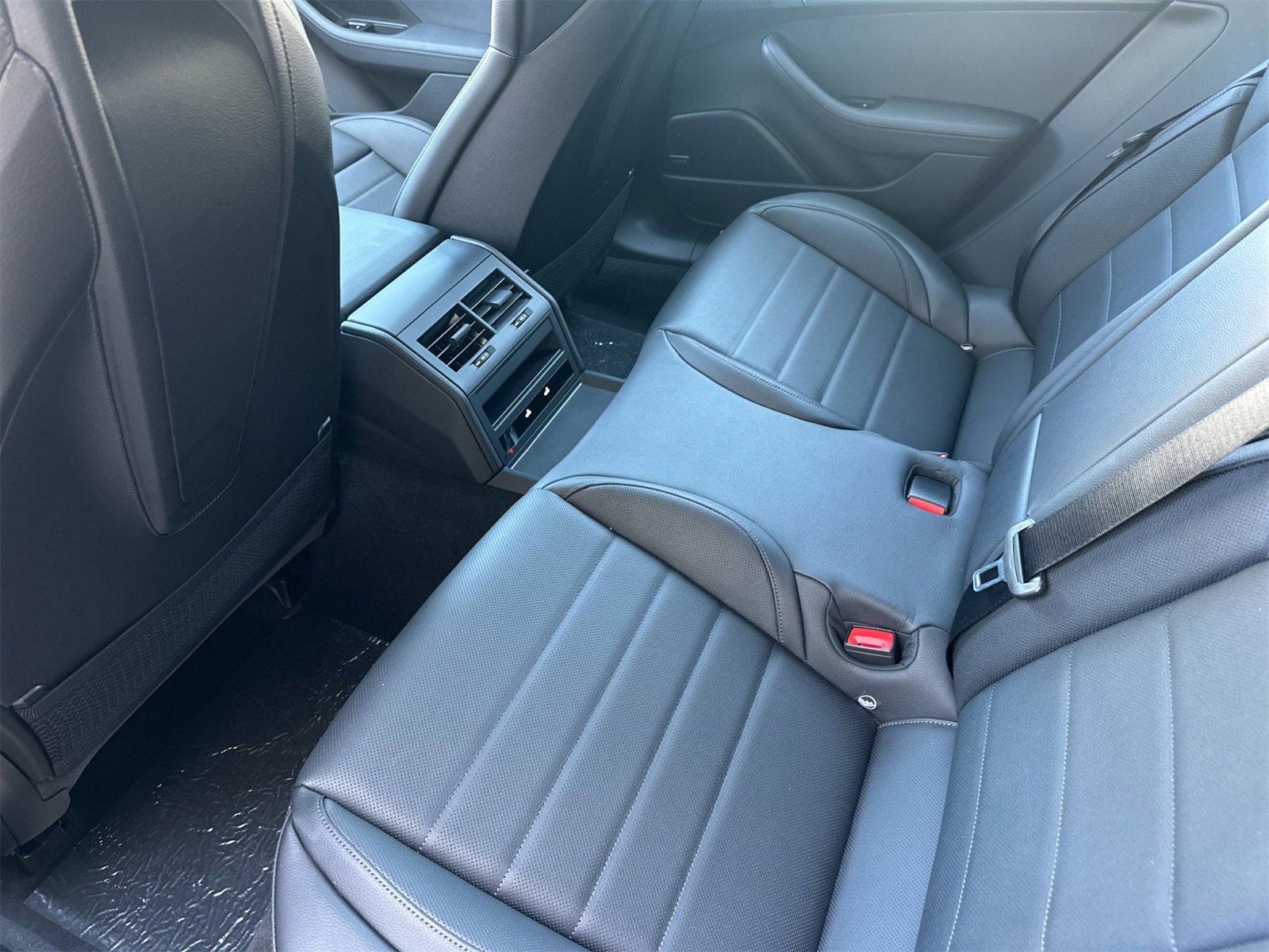 New 2025 Porsche Panamera 4 image 14