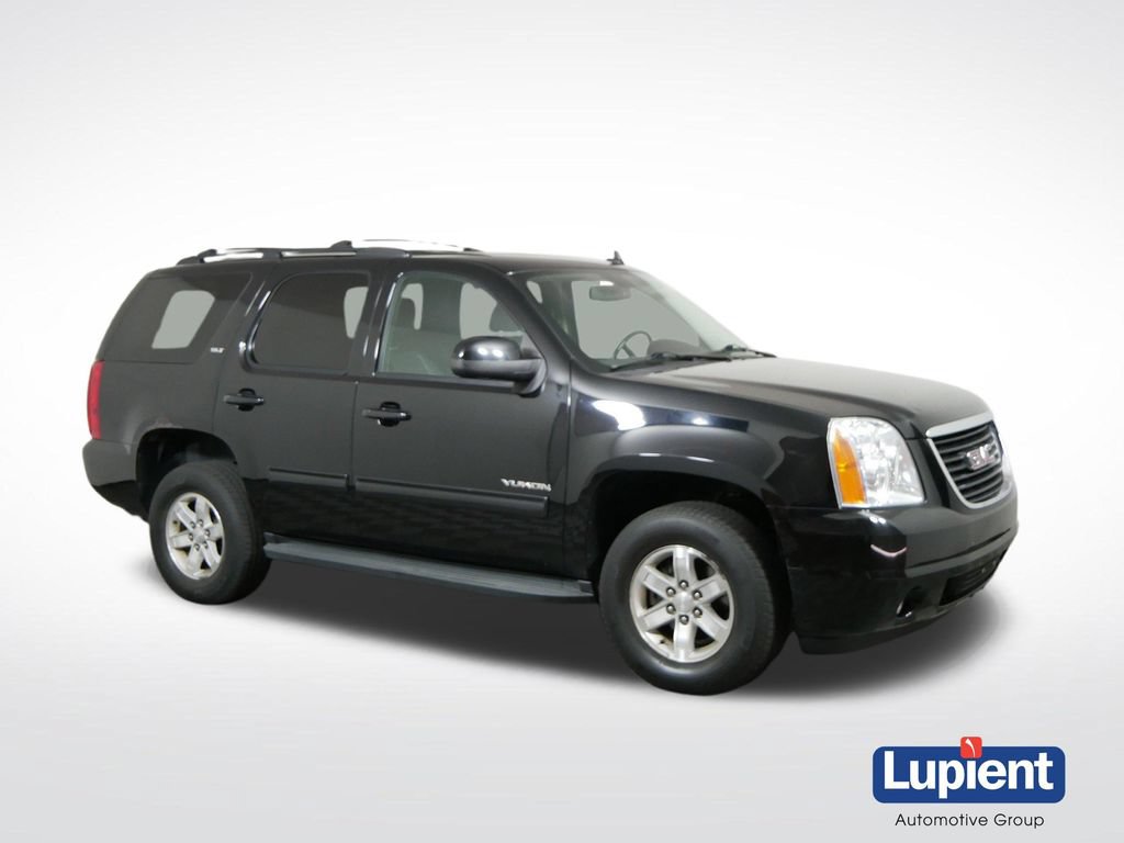 Used 2013 GMC Yukon SLT w/ SLT-2 Equipment Package AWD/4WD image 1