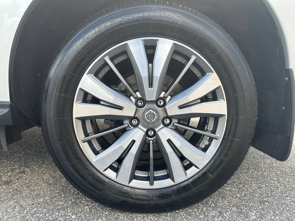 Used 2018 Nissan Pathfinder S AWD/4WD image 11