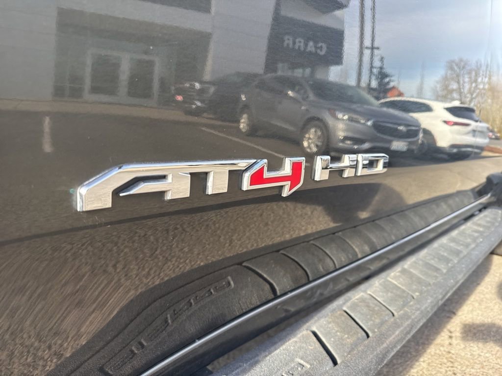 Used 2022 GMC Sierra 2500 AT4 image 8