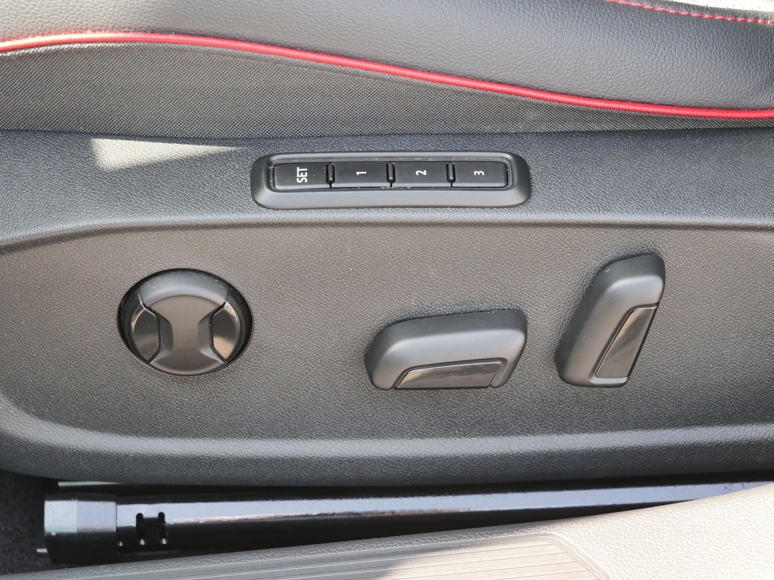 Certified 2023 Volkswagen GTI Autobahn FWD image 20