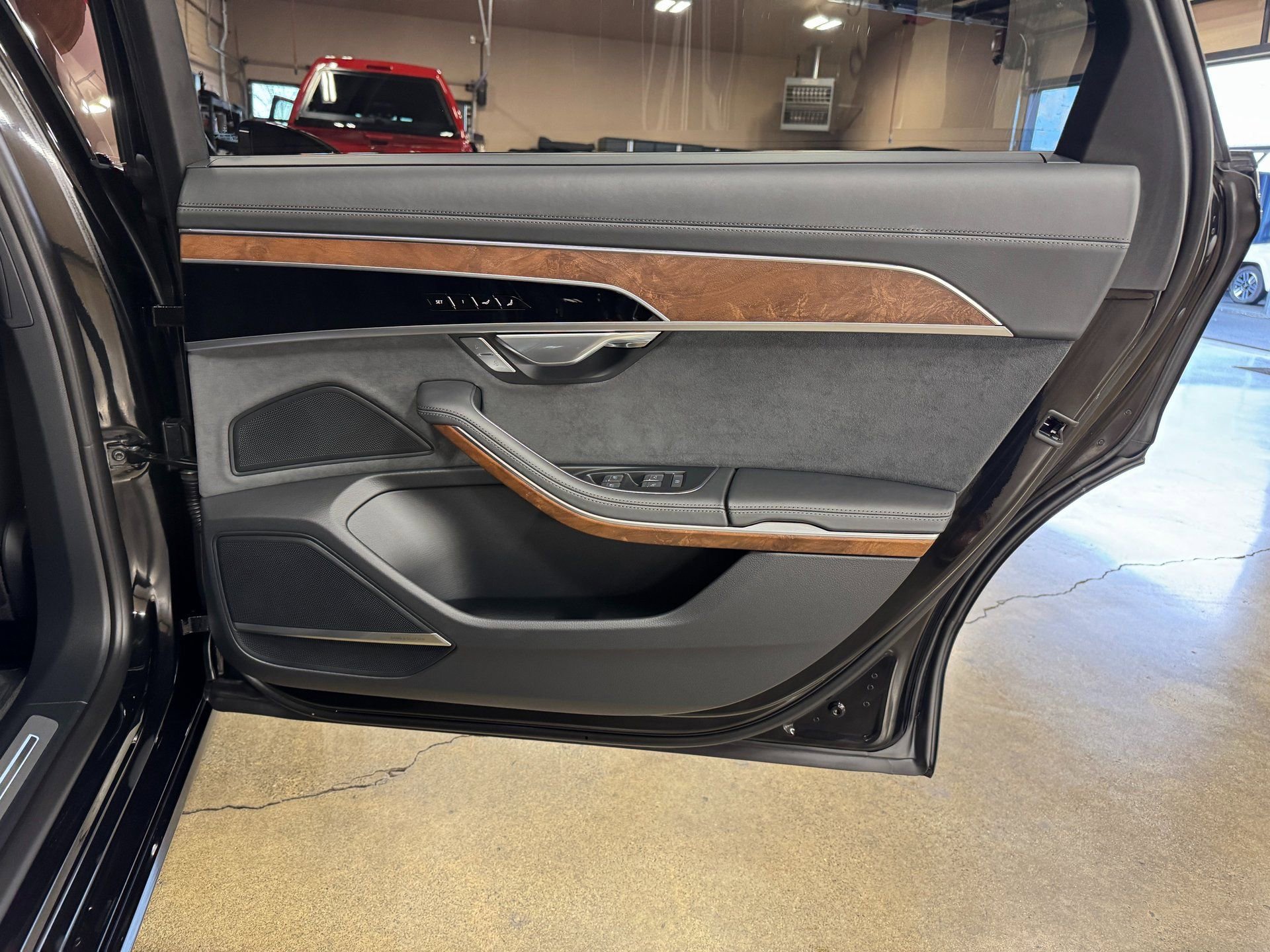 Used 2023 Audi A8 L 3.0T w/ Luxury Package image 54