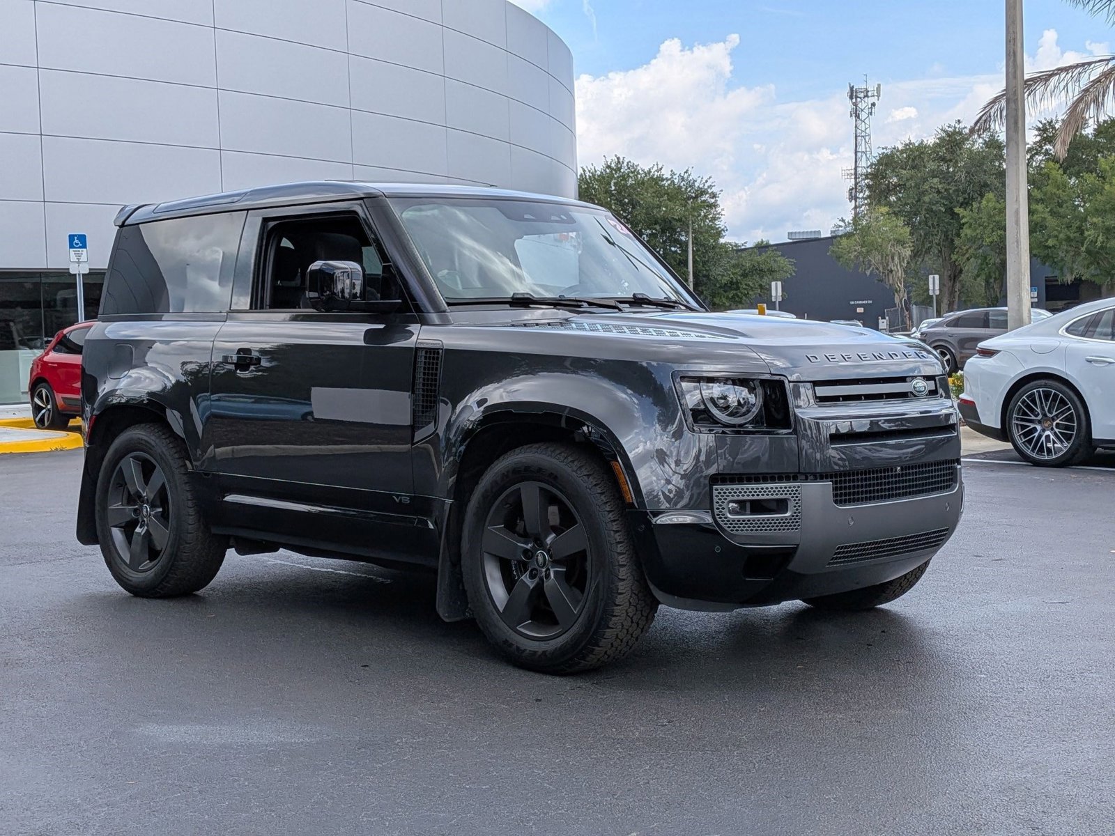Used 2024 Land Rover Defender 90 V8 AWD/4WD image 6