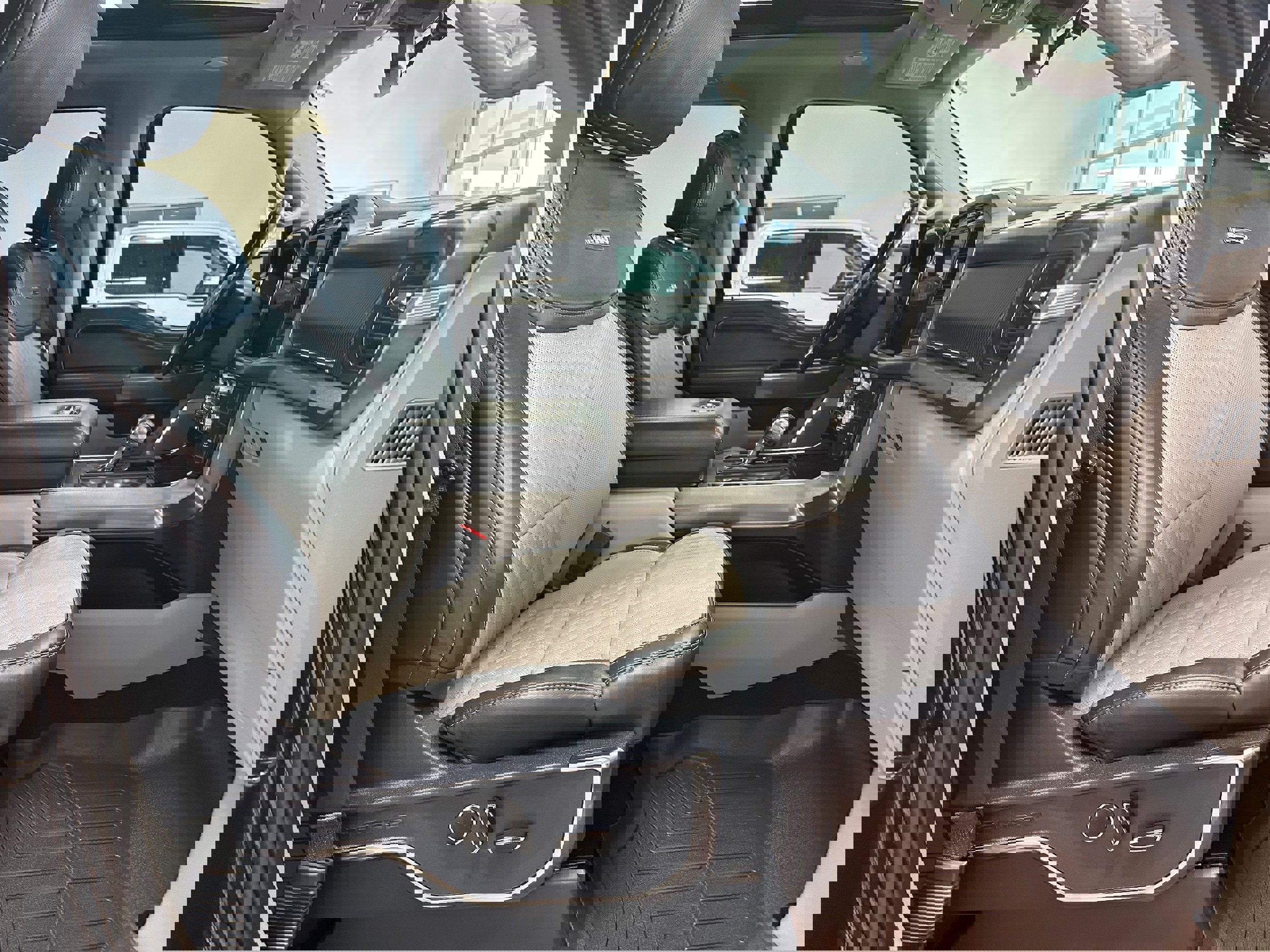 Used 2022 Ford F150 Limited image 16