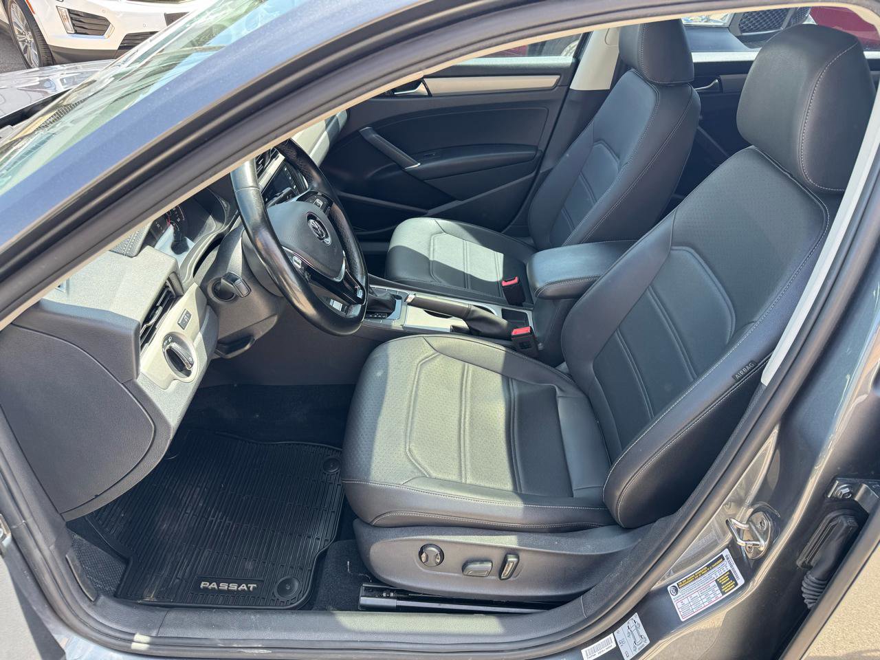 Used 2020 Volkswagen Passat 2.0T SE image 13