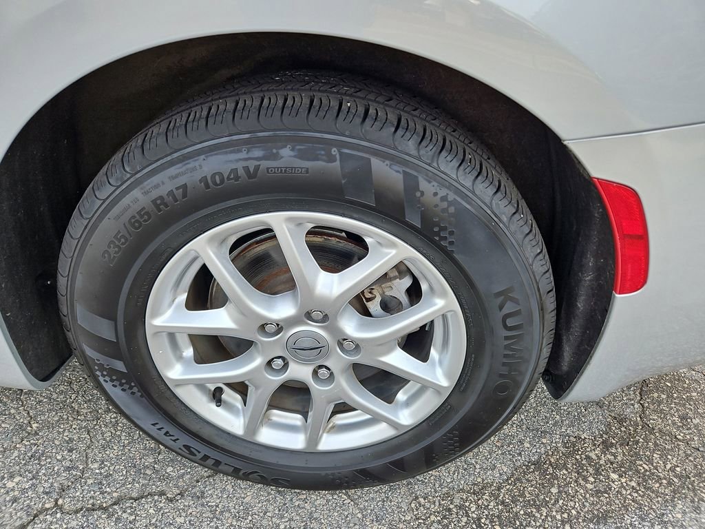 Used 2023 Chrysler Voyager LX image 33