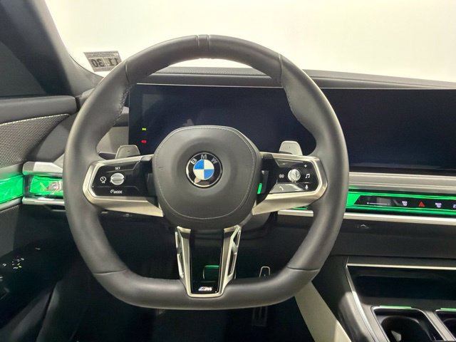 Used 2025 BMW 760i xDrive w/ Executive Package AWD/4WD image 32