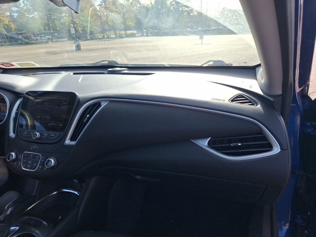 Used 2023 Chevrolet Malibu LT image 23