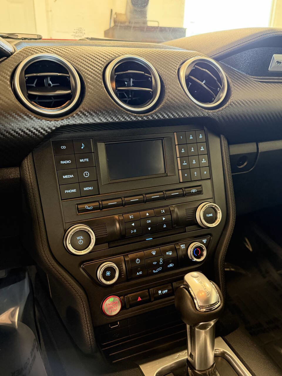 Used 2018 Ford Mustang Convertible RWD image 8