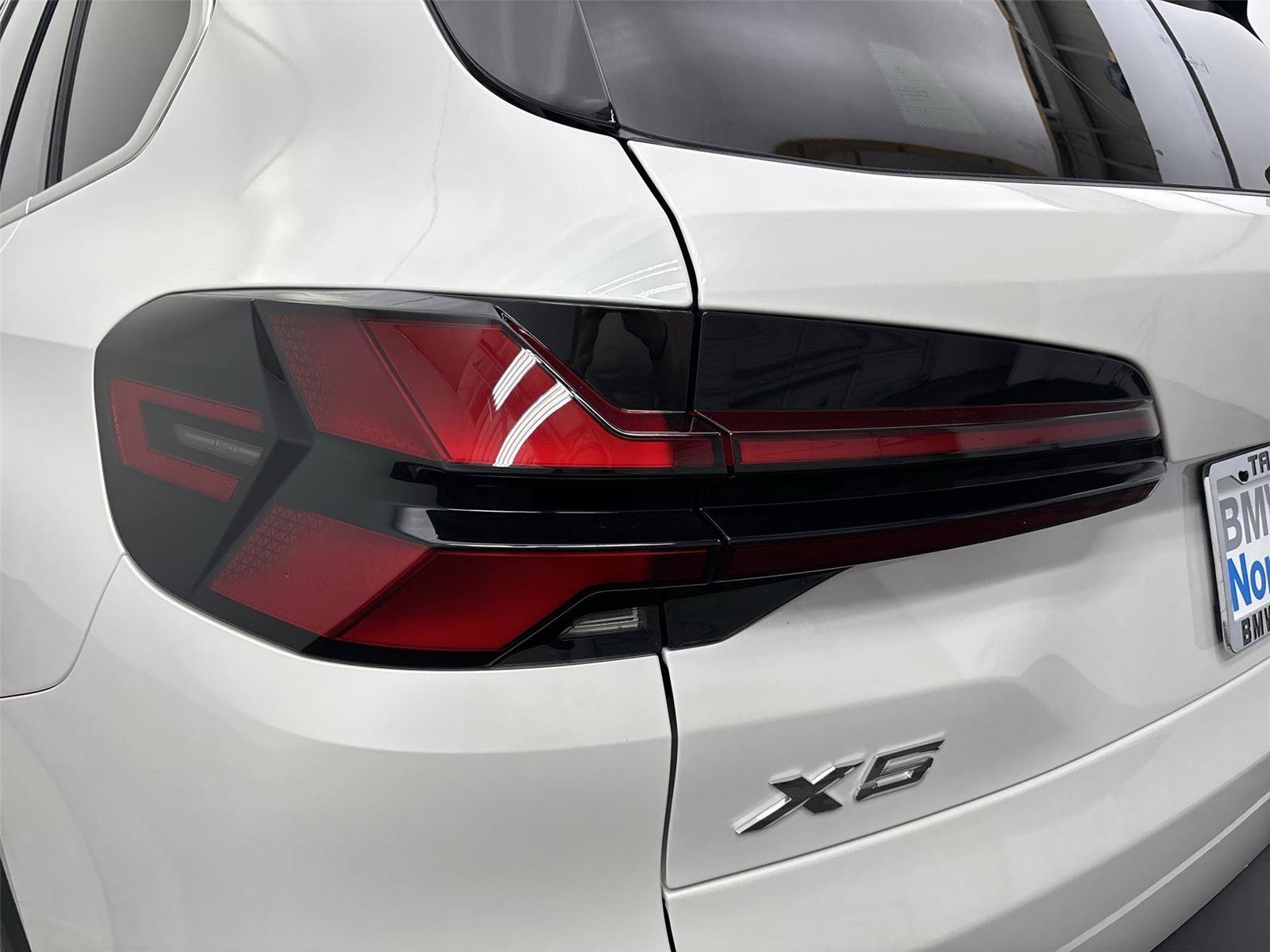 New 2026 BMW X5 xDrive50e w/ Climate Comfort Package AWD/4WD image 19