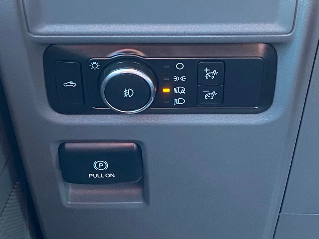 Used 2021 Ford F150 XLT image 25