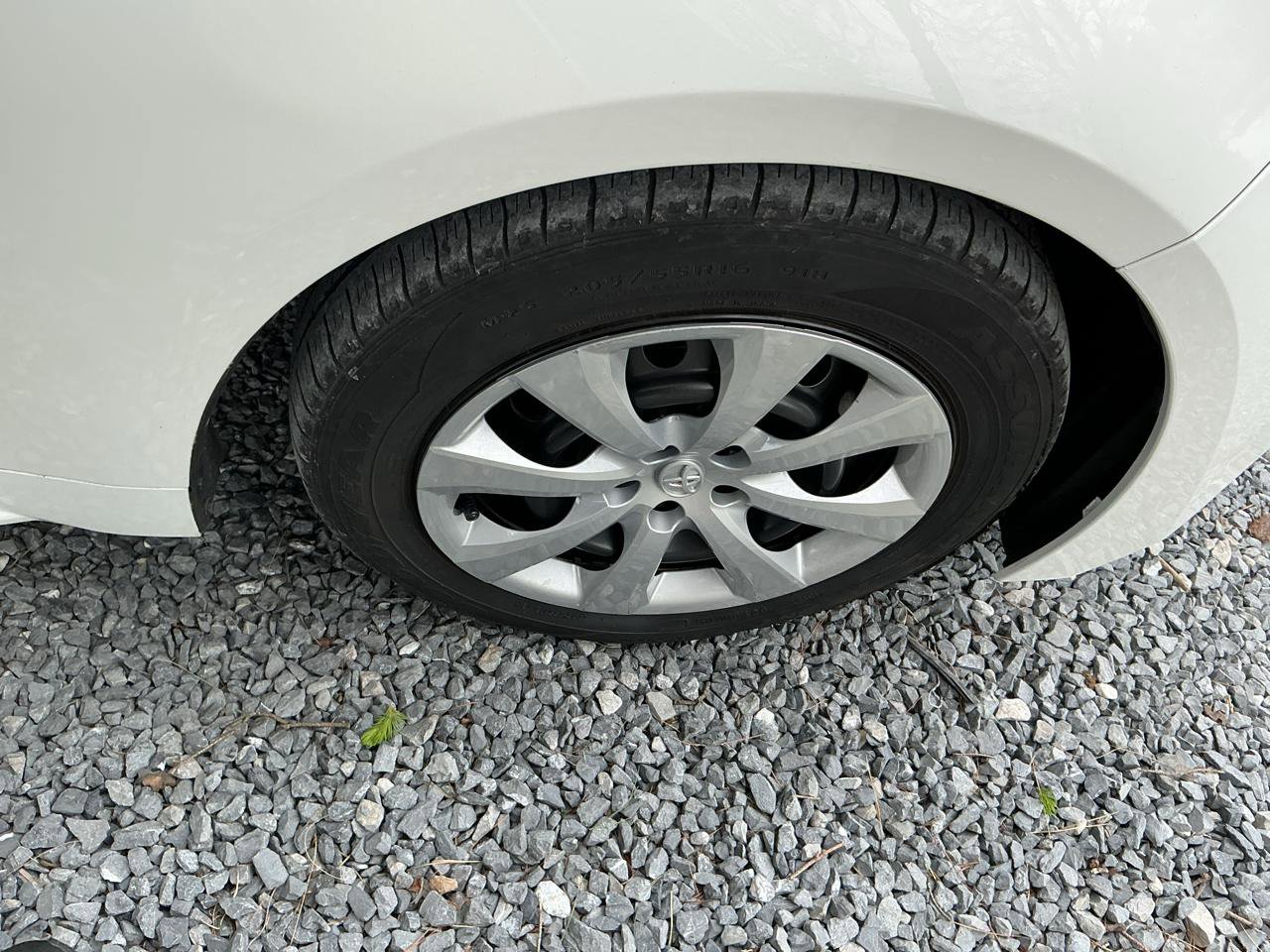 Used 2022 Toyota Corolla LE FWD image 21