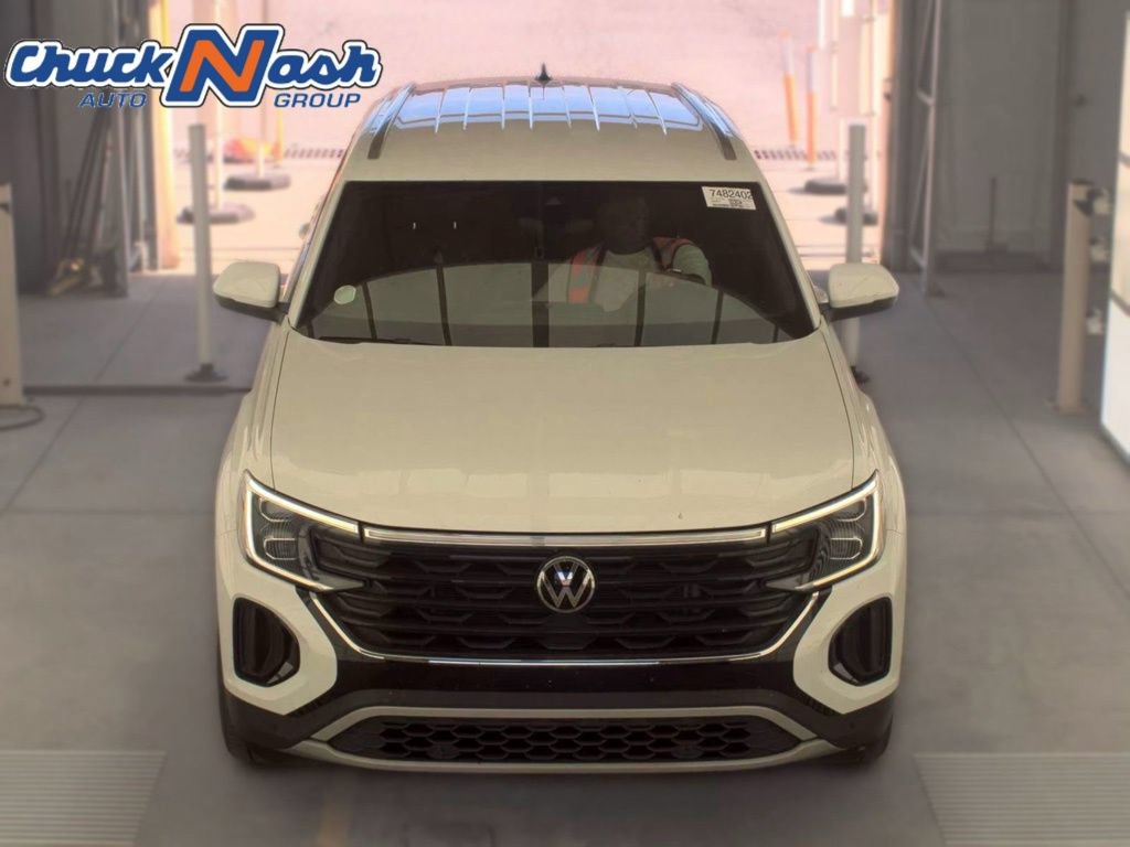 Used 2025 Volkswagen Atlas Cross Sport SE FWD image 7