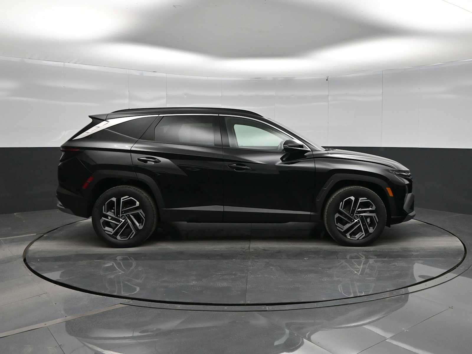 New 2026 Hyundai Tucson Limited AWD/4WD image 9