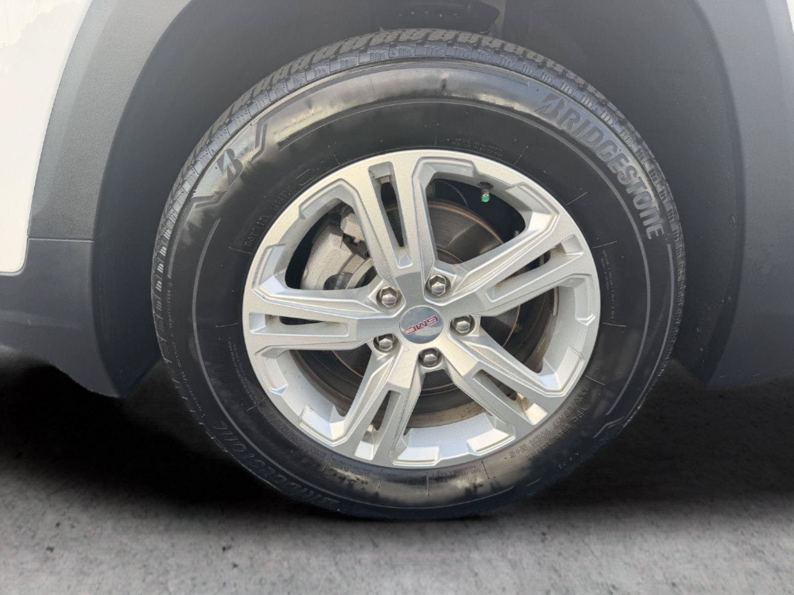 Used 2024 GMC Terrain SLE AWD/4WD image 9