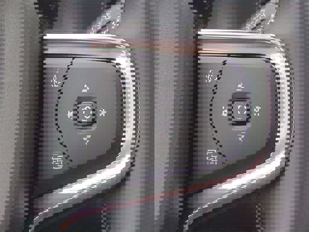 New 2026 Volvo XC40 B5 Ultra w/ Protection Package Premier image 25