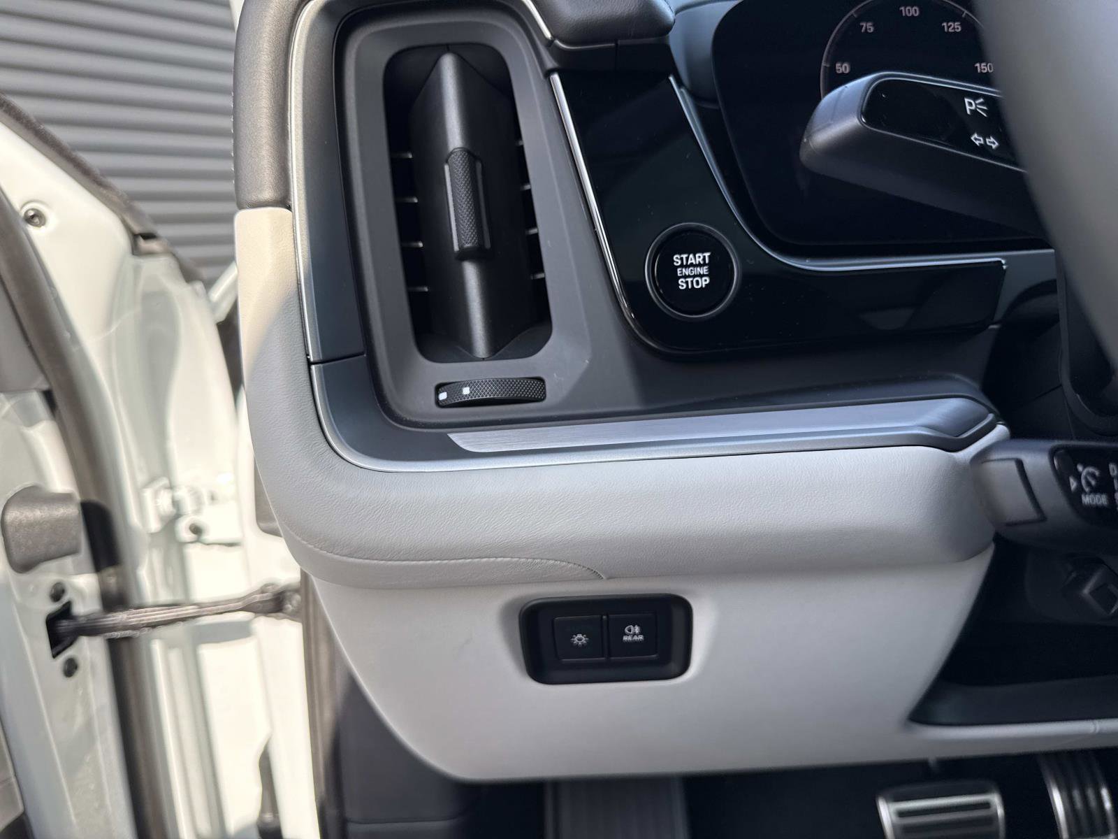 Used 2024 Porsche Cayenne S image 34