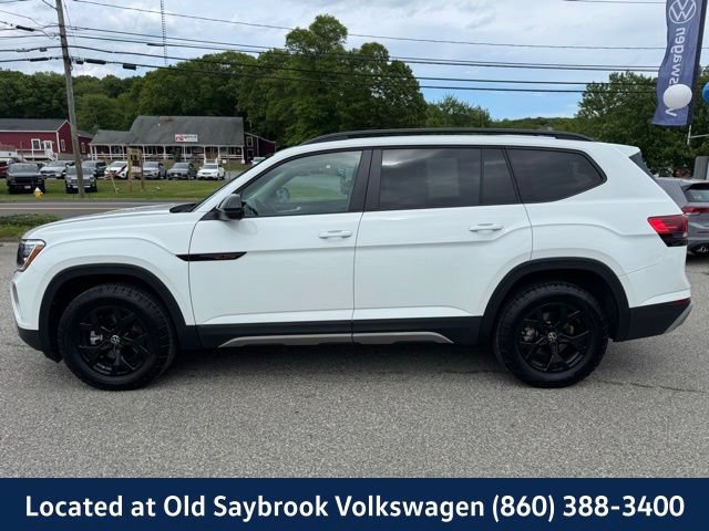 Certified 2025 Volkswagen Atlas Peak Edition SE AWD/4WD image 8