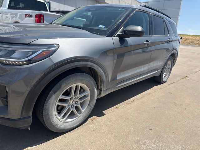 Used 2025 Ford Explorer Active w/ Active Comfort Package RWD image 5