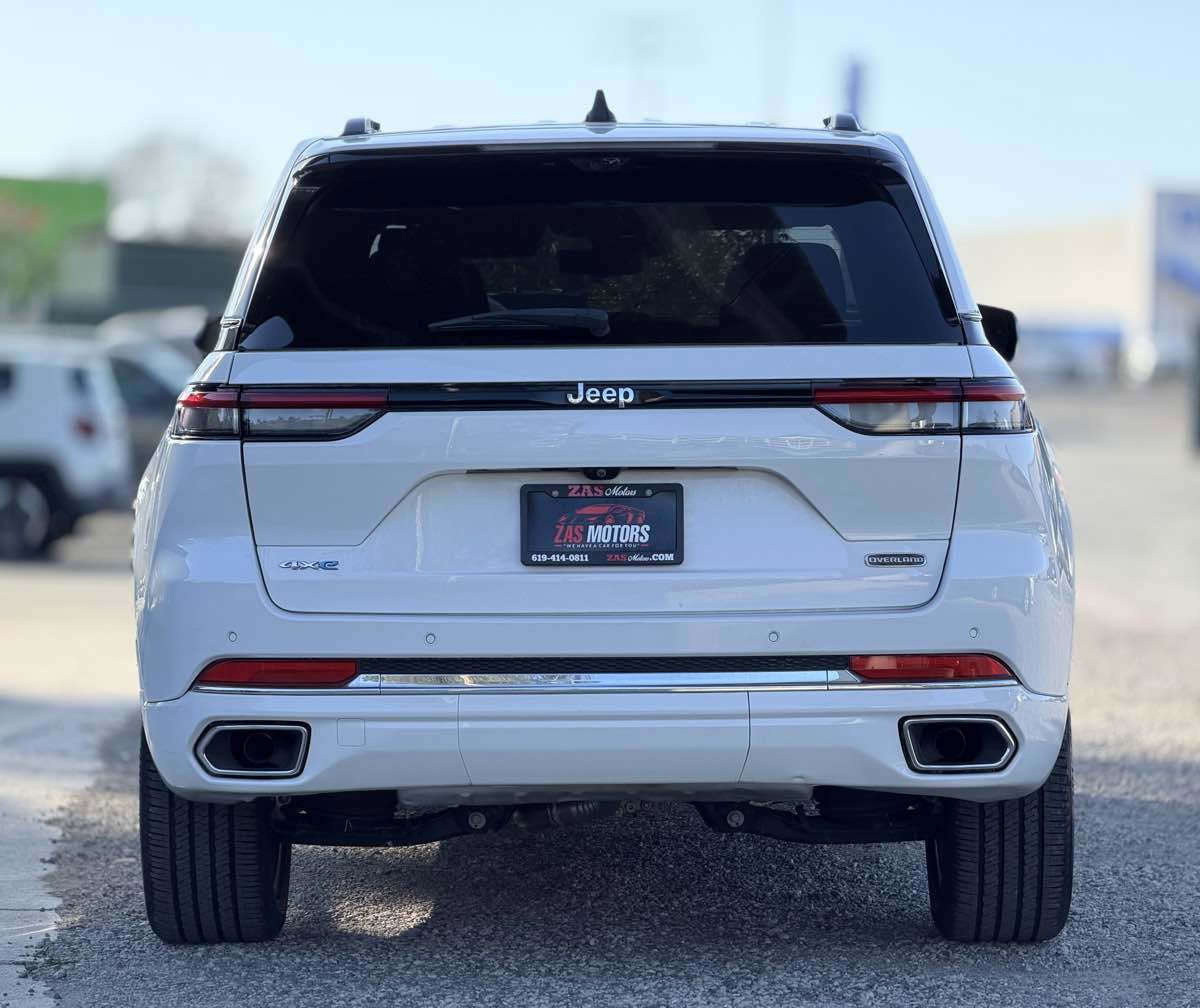 Used 2023 Jeep Grand Cherokee Overland w/ Advanced Protech Group III image 5