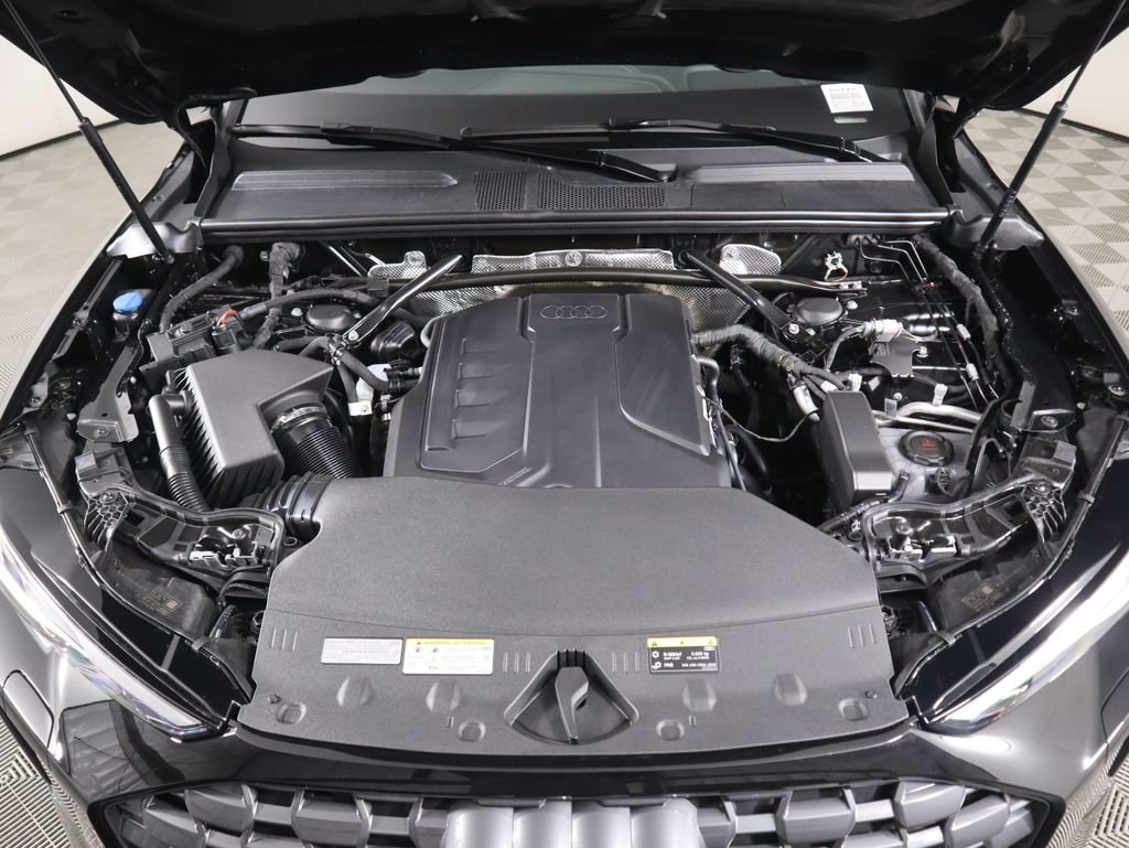 Used 2025 Audi Q5 Premium w/ Convenience Package image 32