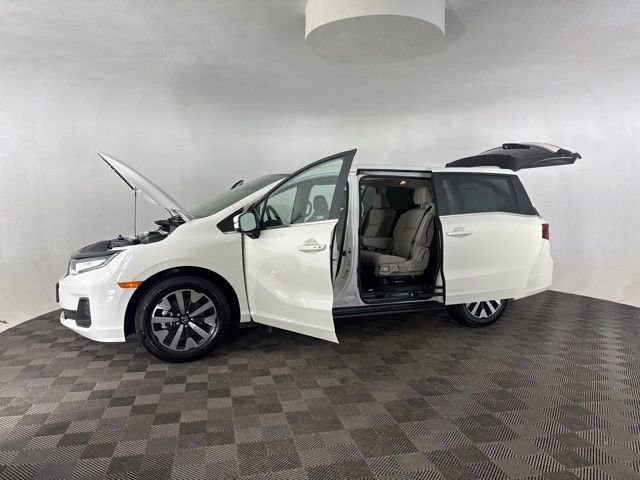 Certified 2026 Honda Odyssey EX-L image 14