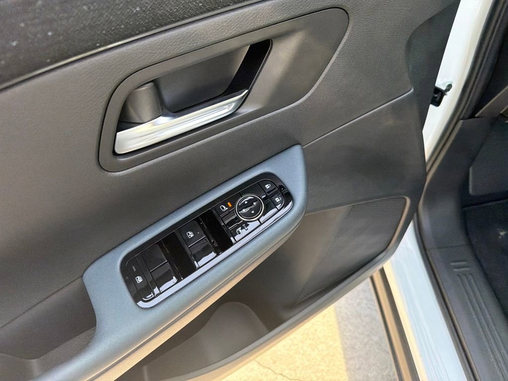 New 2026 Nissan Leaf SV+ w/ Floor Mat Package (SV+) image 16