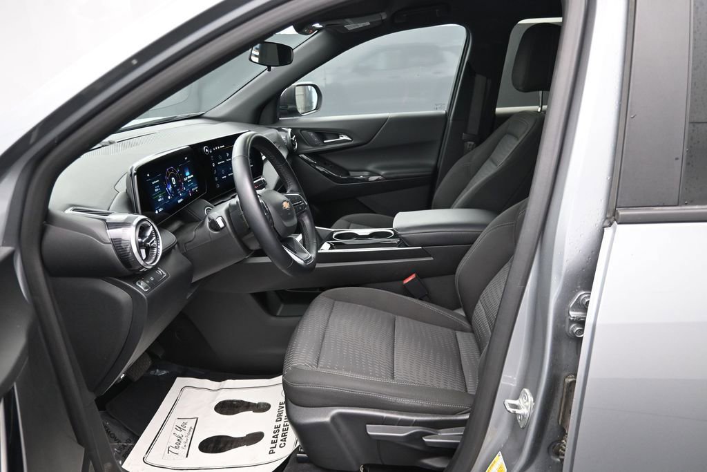 Used 2025 Chevrolet Equinox LT FWD image 17