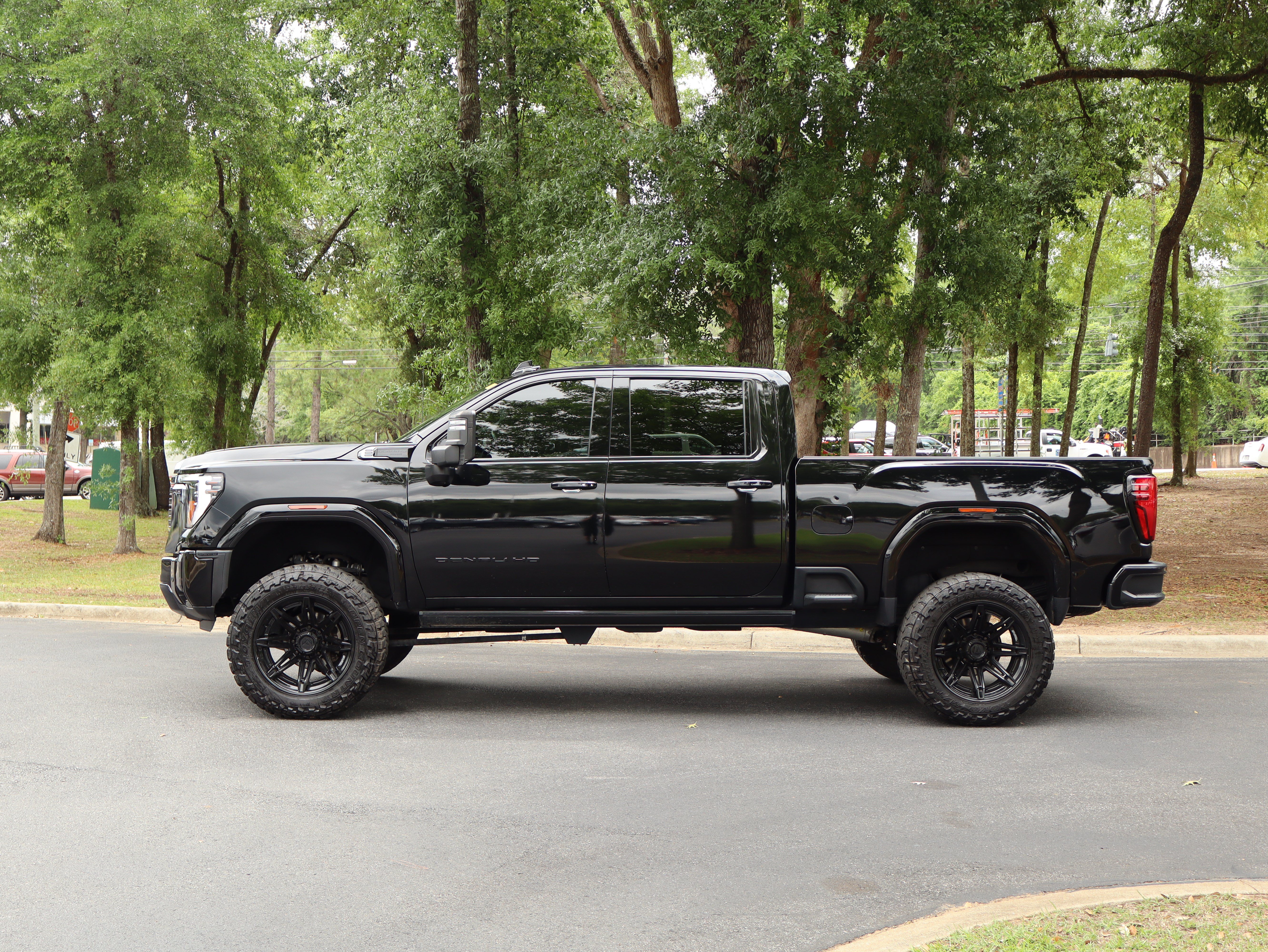 Used 2024 GMC Sierra 2500 Denali Ultimate AWD/4WD image 6