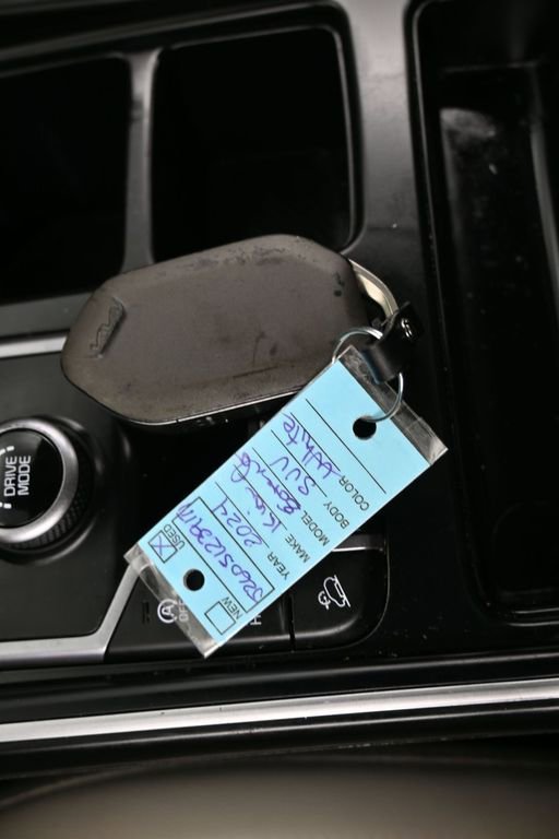 Used 2024 Kia Sorento S w/ Panoramic Sunroof Package FWD image 27