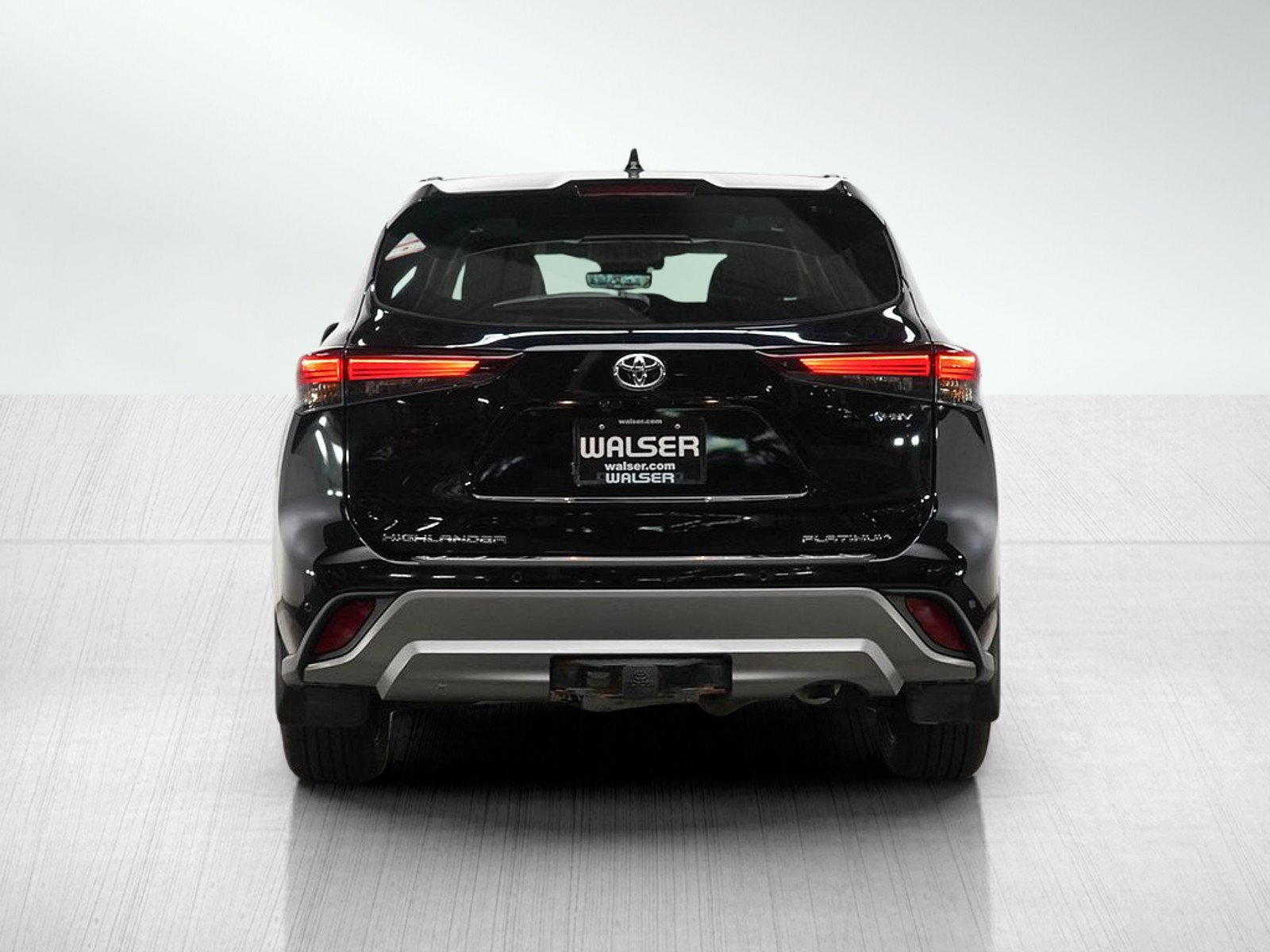Used 2025 Toyota Highlander Platinum AWD/4WD image 4