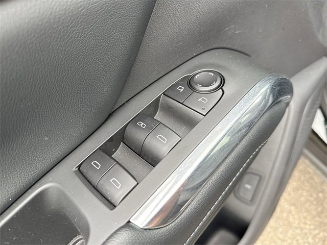 Used 2025 Chevrolet Traverse LT image 13