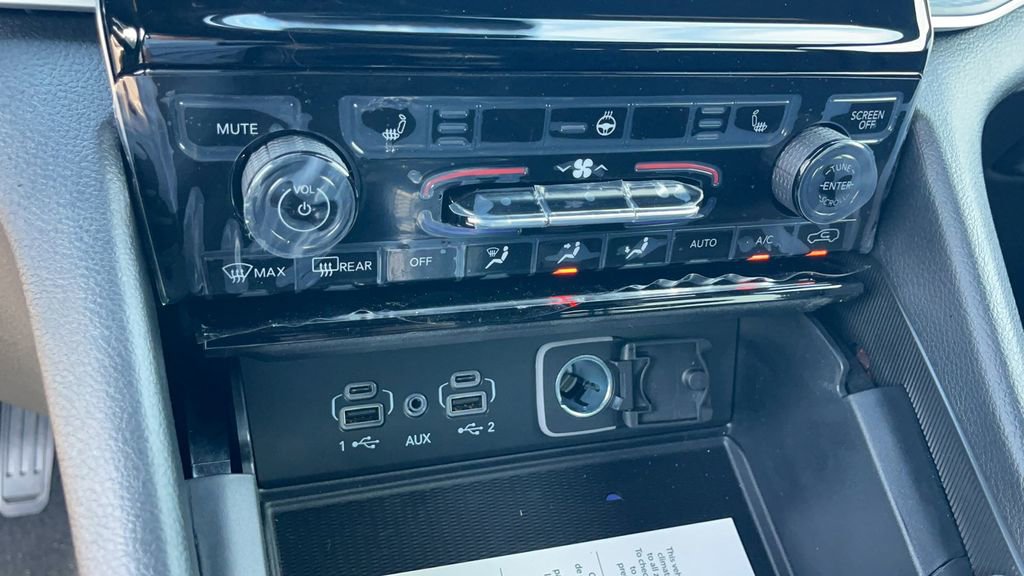 New 2024 Jeep Grand Cherokee L Laredo w/ Luxury Tech Group I image 21