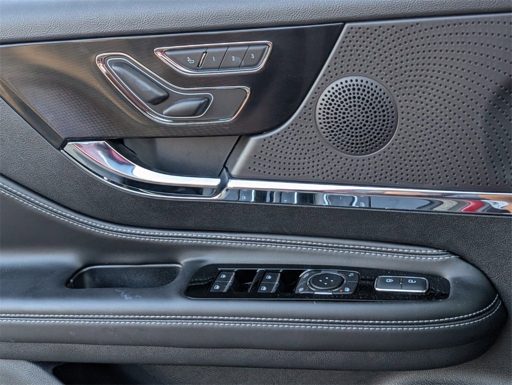 New 2025 Lincoln Corsair FWD w/ Equipment Group 101A image 22