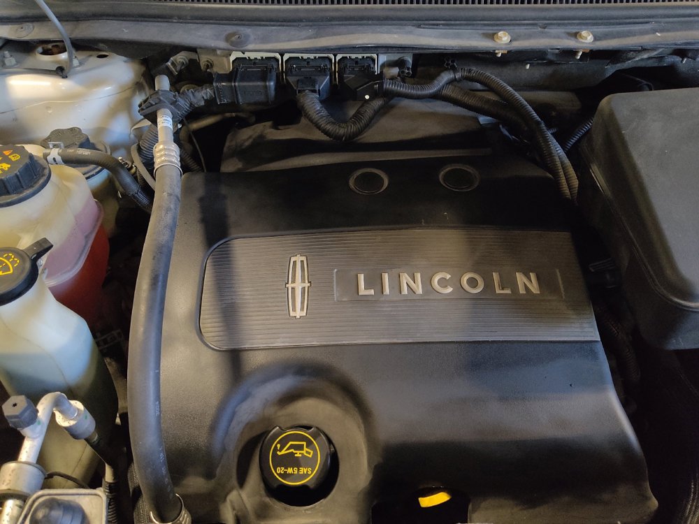 Used 2015 Lincoln MKX FWD w/ Equipment Group 102A image 30