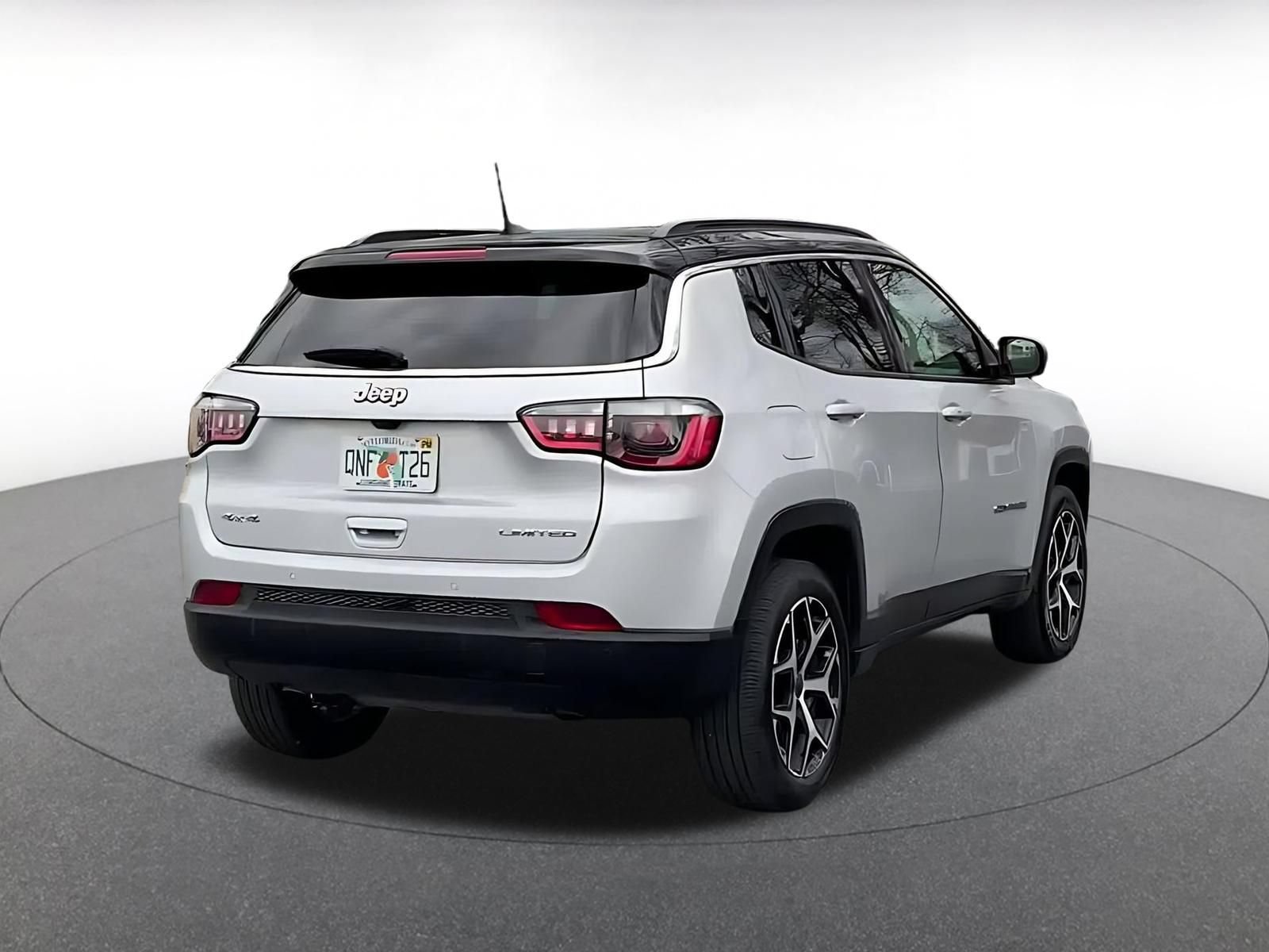 Used 2025 Jeep Compass Limited AWD/4WD image 14