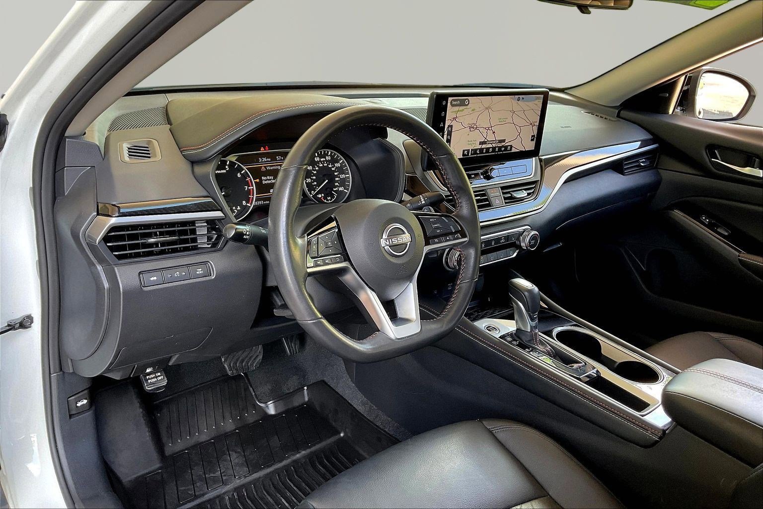 Used 2024 Nissan Altima 2.5 SR w/ SR Premium Package FWD image 16