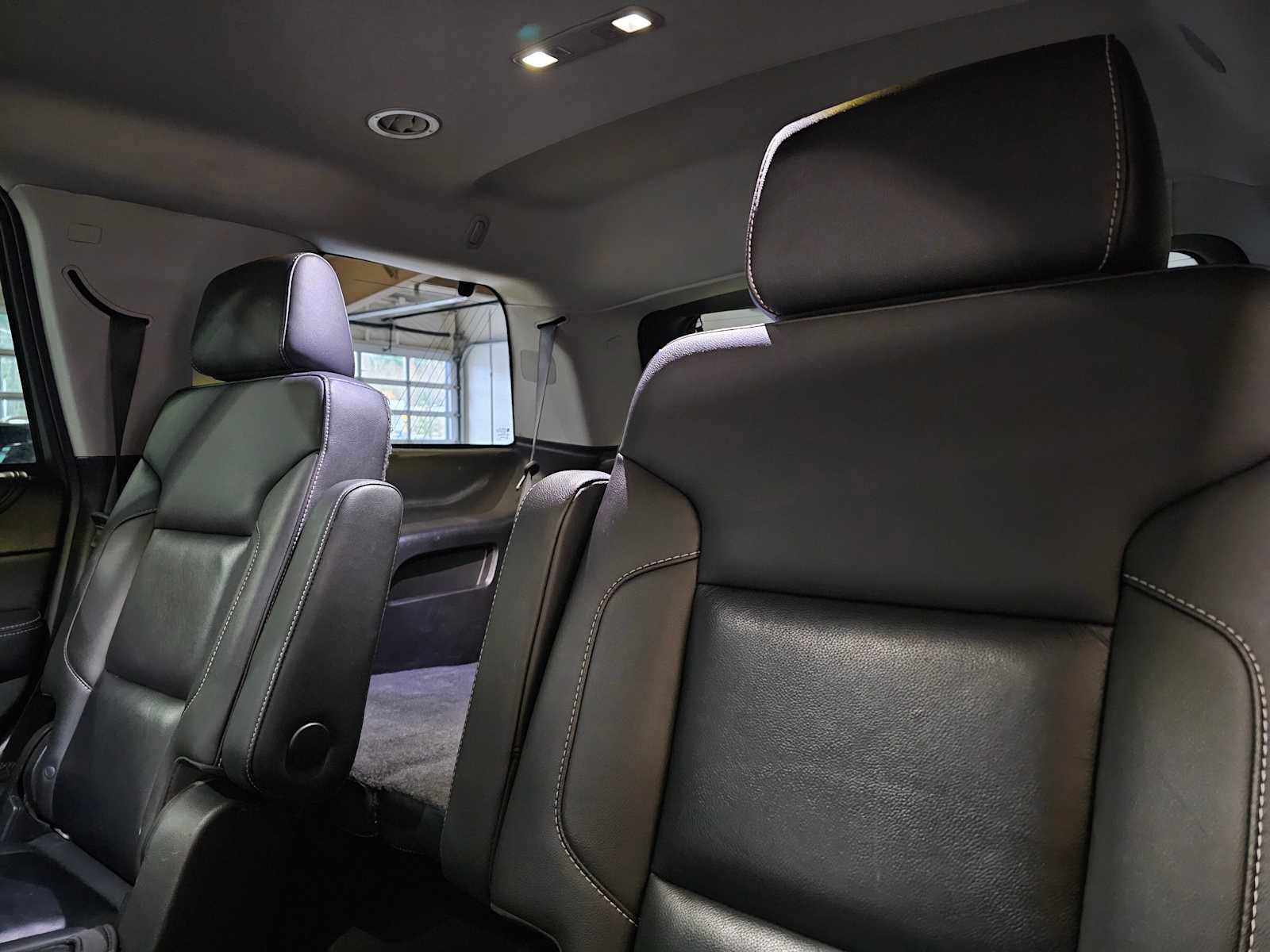 Used 2019 Chevrolet Tahoe LT w/ Luxury Package AWD/4WD image 19