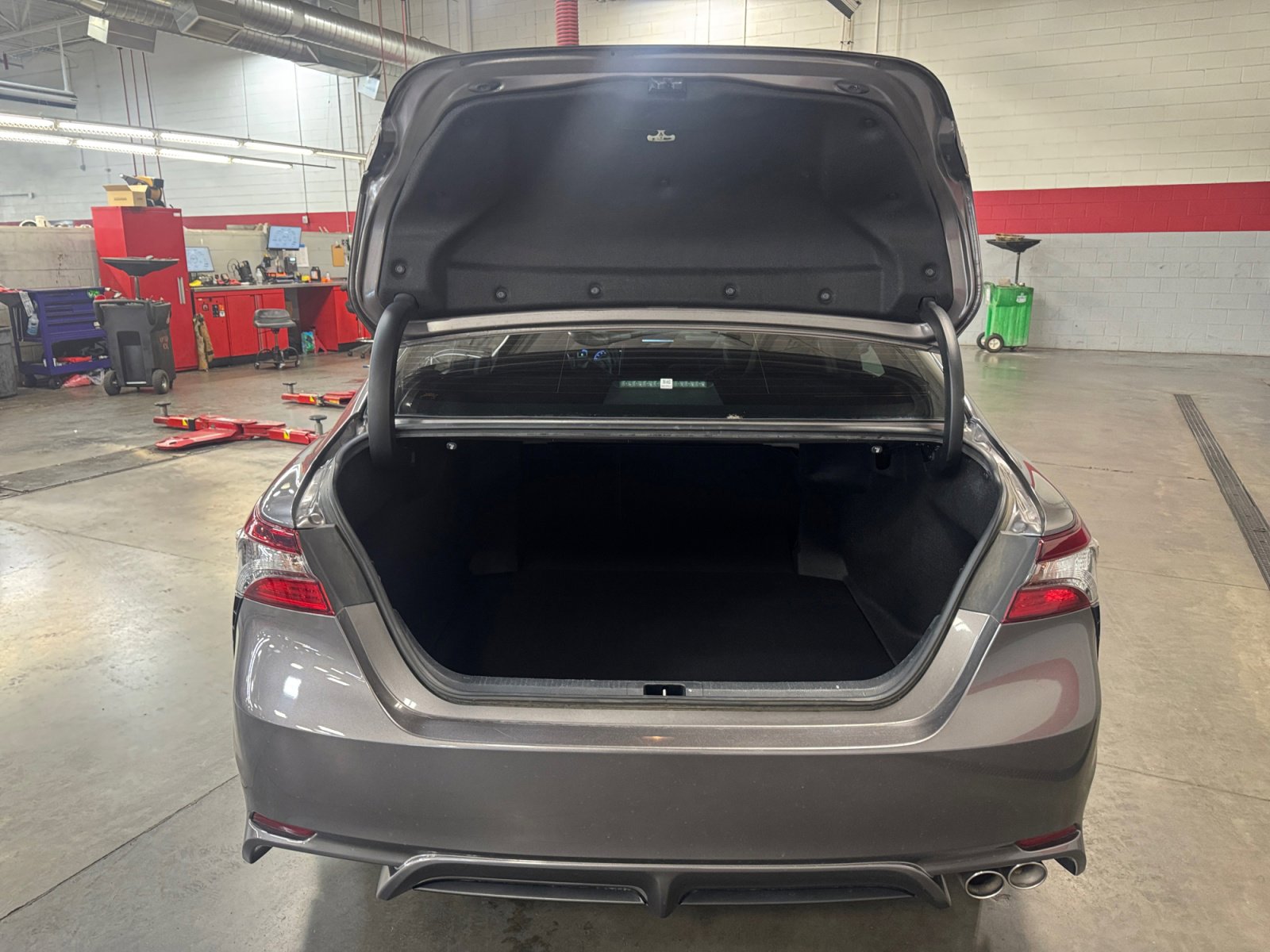 Used 2022 Toyota Camry SE FWD image 34