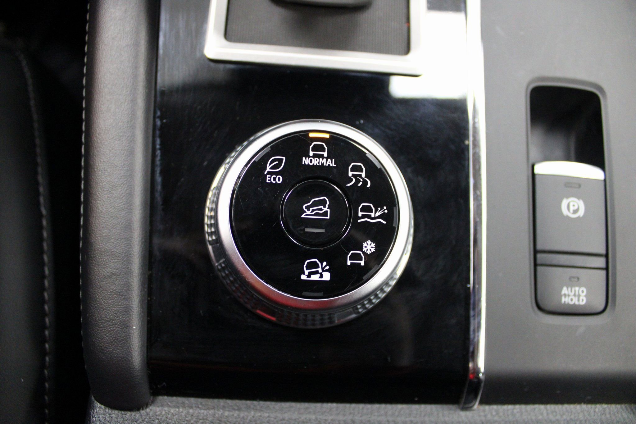 Used 2023 Mitsubishi Outlander SE image 35