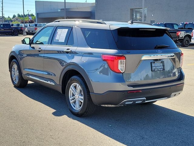 Certified 2023 Ford Explorer XLT w/ Equipment Group 202A AWD/4WD image 3